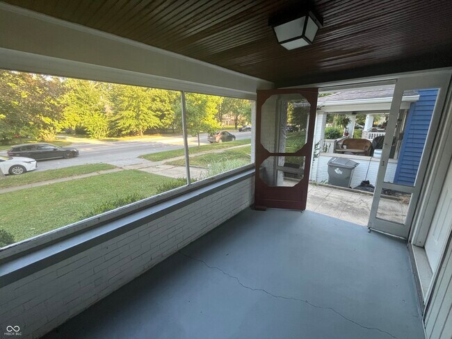 Foto del edificio - 5542 N College Ave