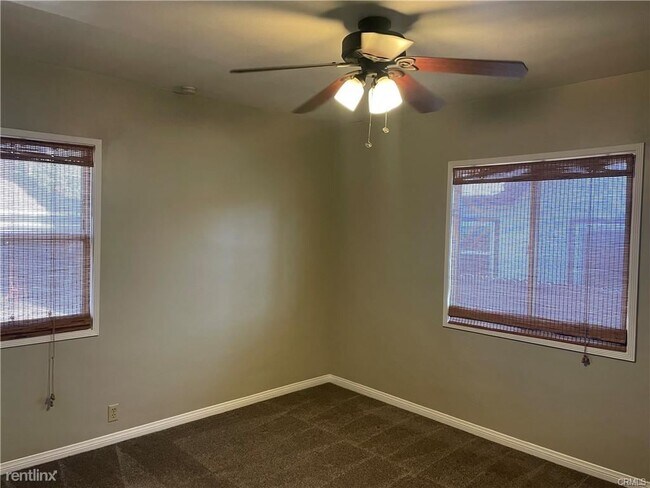 Foto del edificio - 3 br, 1 bath House - 4035 Brunswick Ave