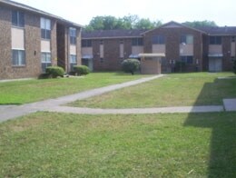 Primary Photo - Hyatt Manor Apartments