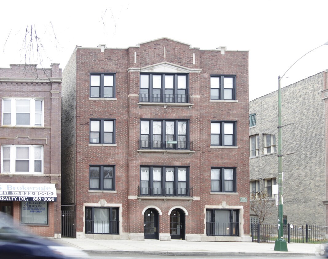 Building Photo - 1250-1252 W Addison St