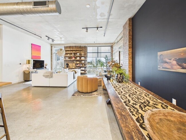 Foto del edificio - 800 W 5th St