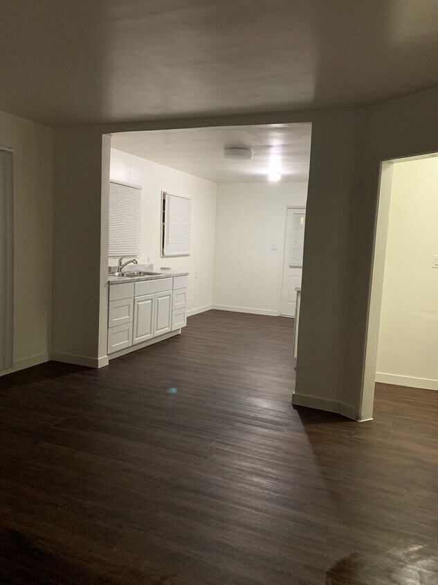 Foto principal - 7722 Pickering Ave