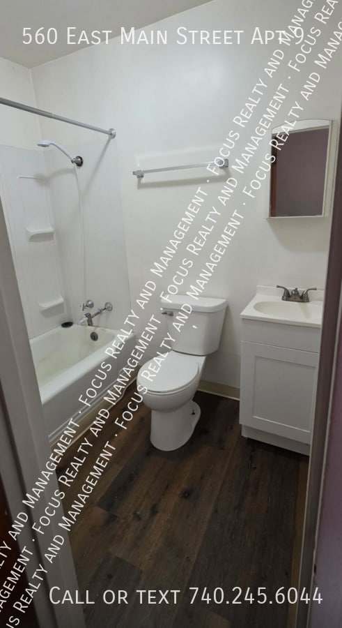 Building Photo - 560 E Main St