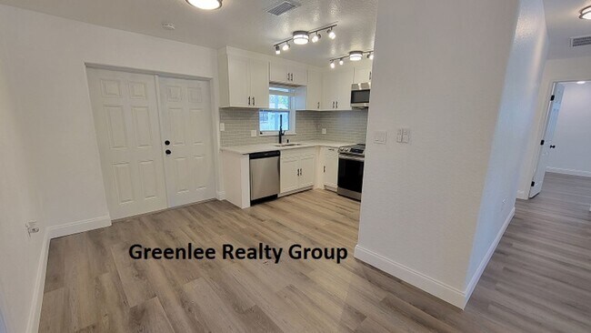 Foto del edificio - Completely Updated 3 Bed/2Bath Home! - Sol...