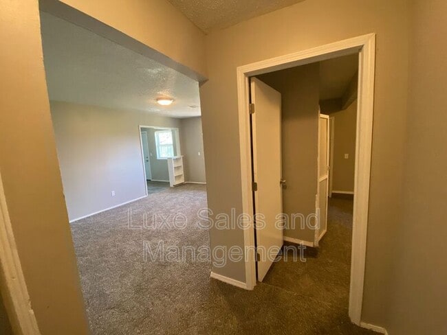 Foto del edificio - 3400 SW 51st St