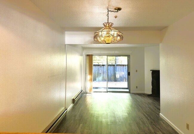 Foto del edificio - 1358 Parkway Dr