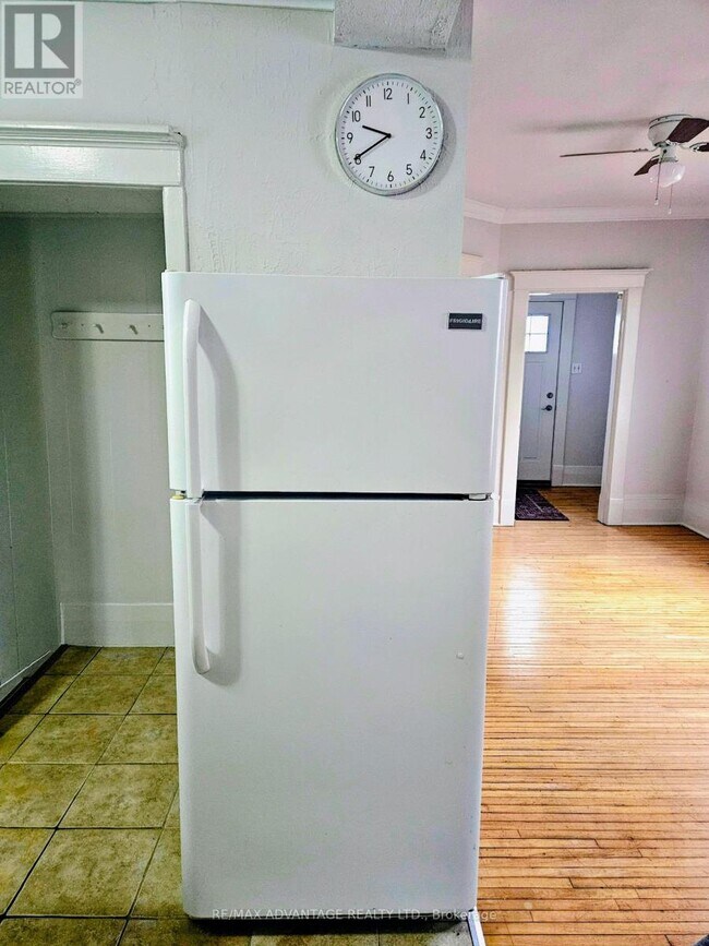 Building Photo - 2353 Main St