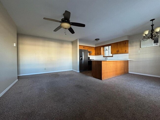 Building Photo - Colonial Oaks Apartments
