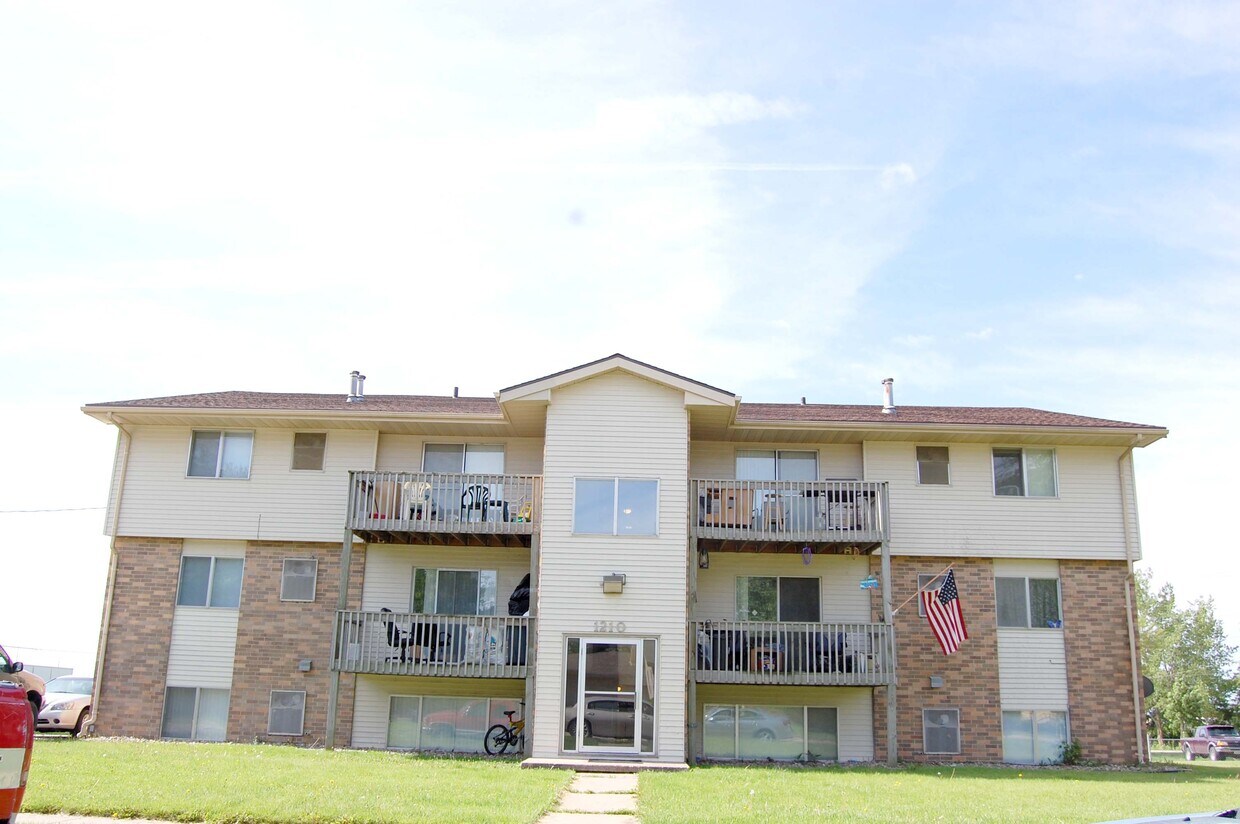 Building Photo - 1210 SE Belmont Dr