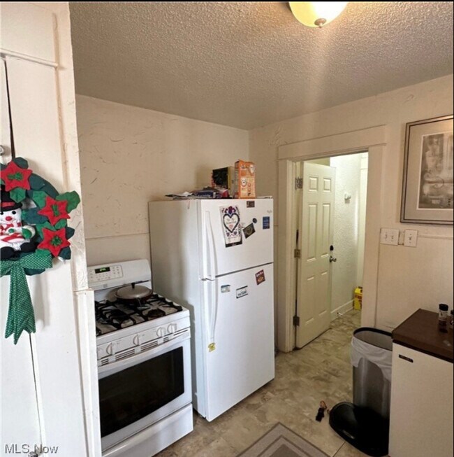 Building Photo - 8827 Park Heights Ave