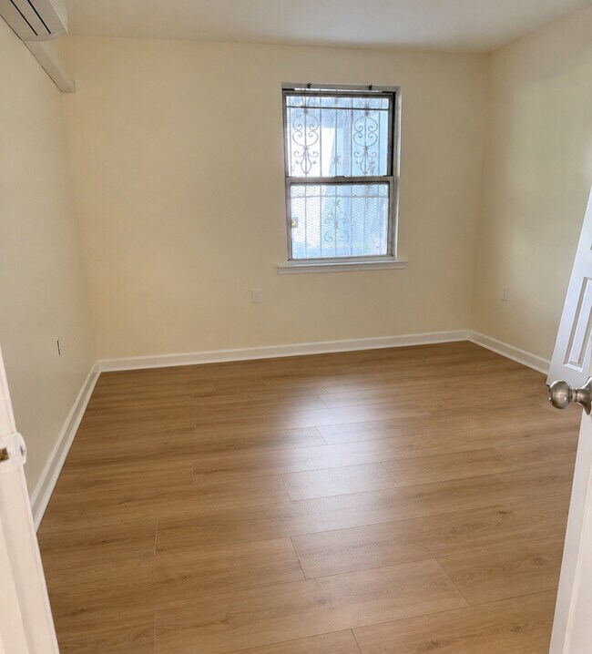 Foto del edificio - 217 E 111th St