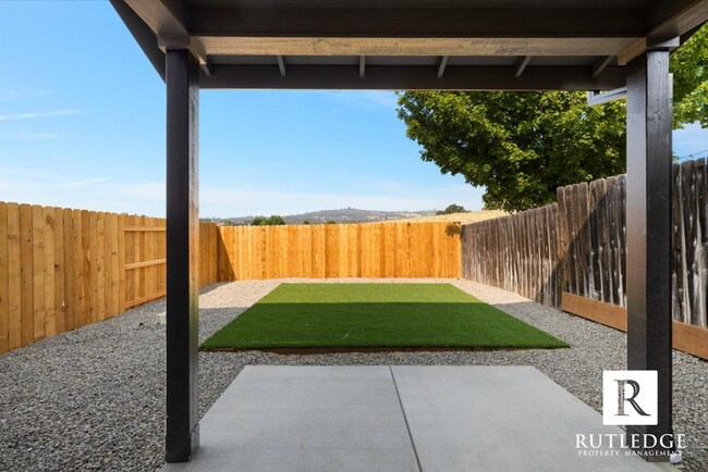 Foto del edificio - Gorgeous! 3 Bedroom Townhome in Eagle Point
