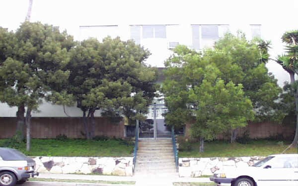 Foto del edificio - 1330 S Barrington Ave