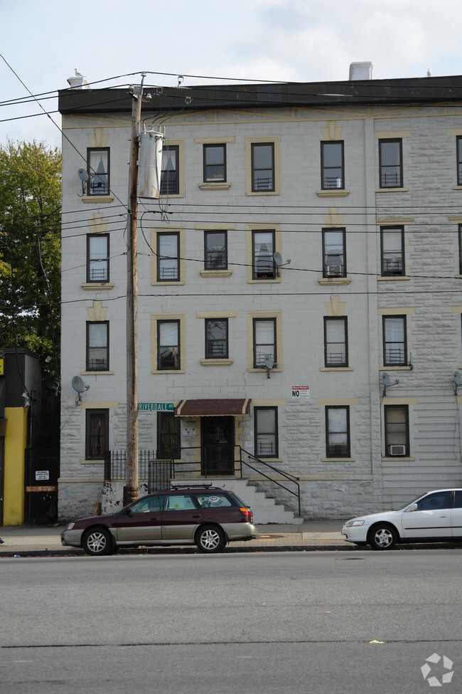 Building Photo - 276-280 Riverdale Ave