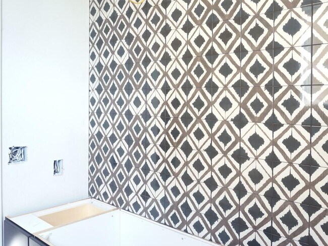 Building Photo - 649 Stadtbach St