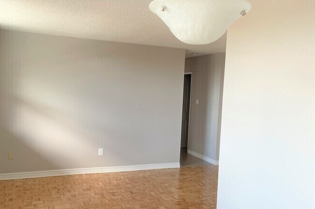 Photo du bâtiment - Riverview Court Apartments