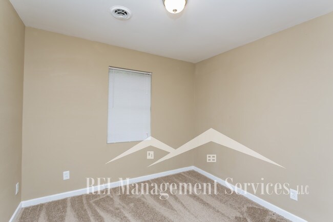 Foto del edificio - 4611 Oak Dr