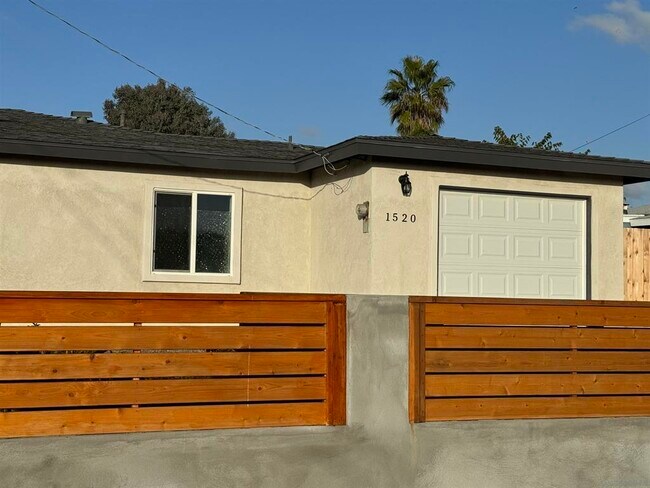 Foto del edificio - 1520 Loretta St