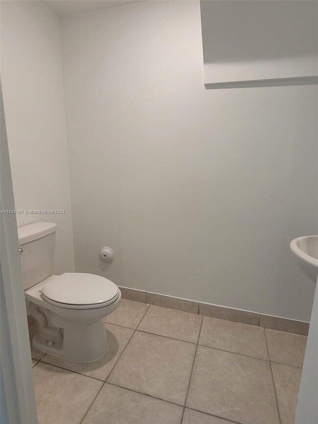 Foto del edificio - 2685 SE 13th St