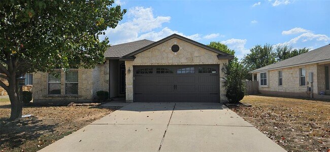 Building Photo - 914 Washburn Dr