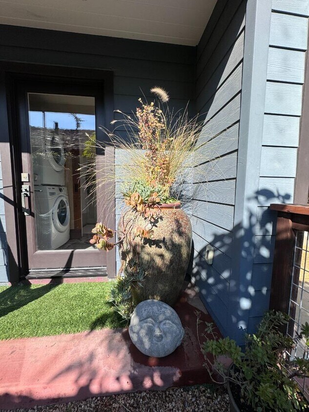 Foto principal - 1310 W Cliff Dr