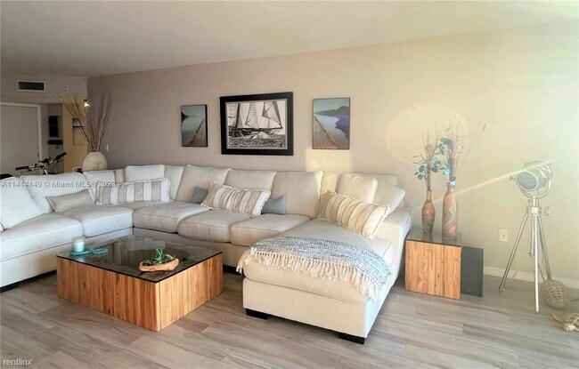 Foto del edificio - 2 br, 2 bath Condo - 12000 N Bayshore Dr A...