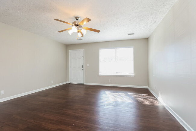 Building Photo - 3734 Chipara Dr