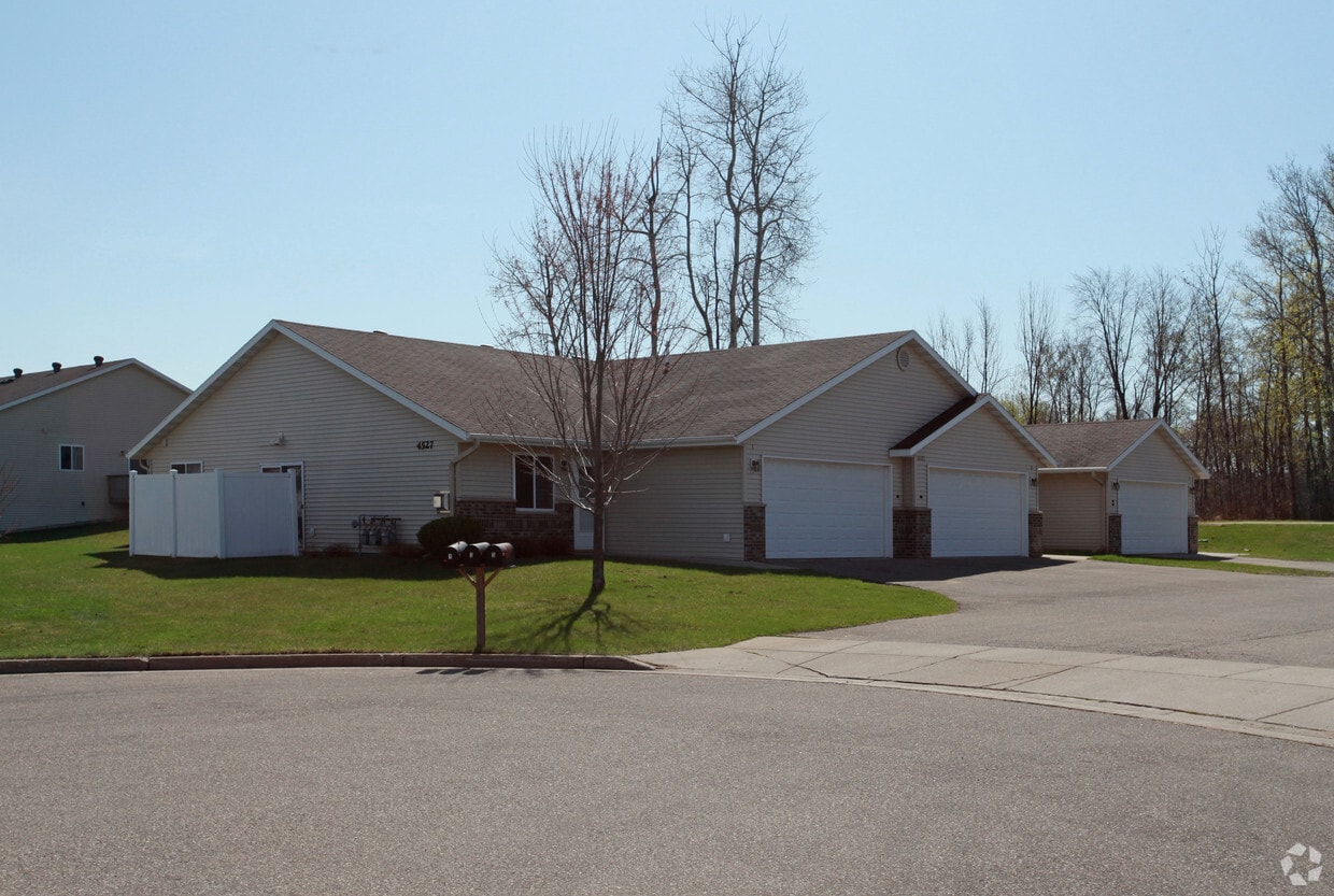 45264527 Woodford Ct, Eau Claire, WI 54703 Apartments in Eau Claire, WI