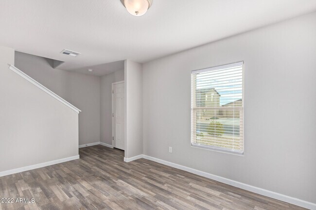 Building Photo - 158 E Bobcat Pl