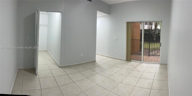 Building Photo - 7220 NW 114th Ave