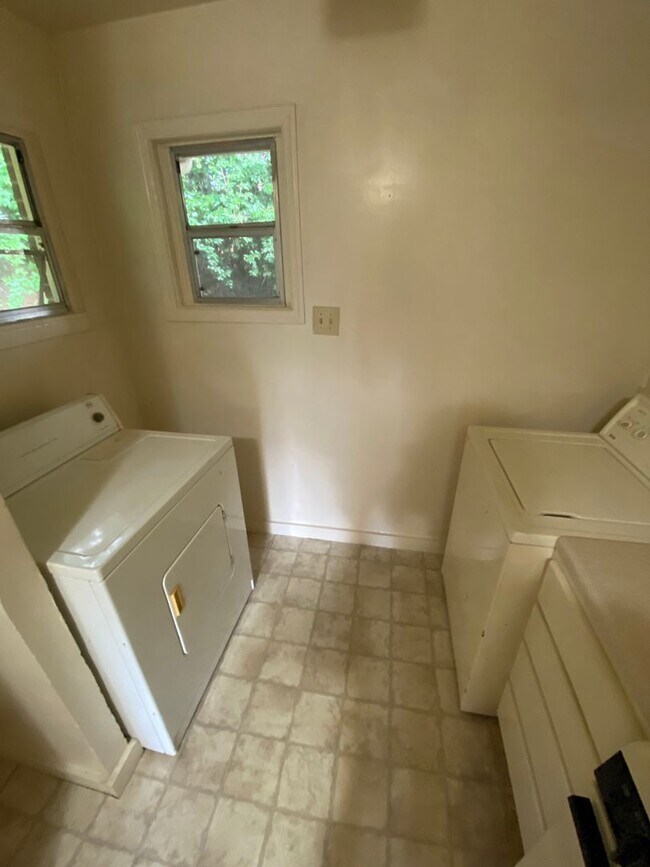 Building Photo - Peabody