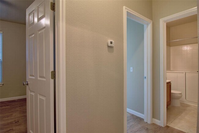 Foto del edificio - 4010 Cargill Dr