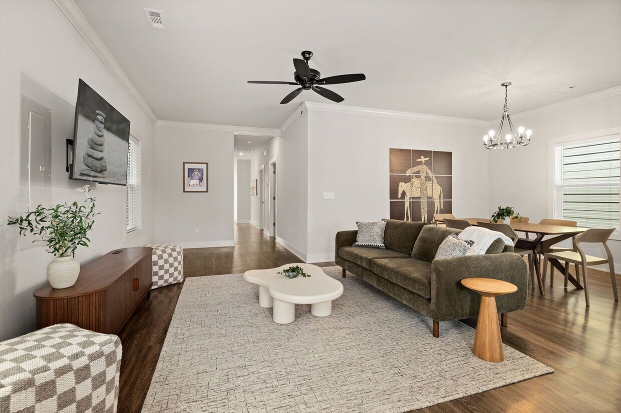 Foto principal - 913 NE Hts Ln