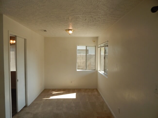 Building Photo - 6363 Carlo Dr