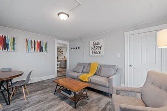 Building Photo - 526 Hevey St