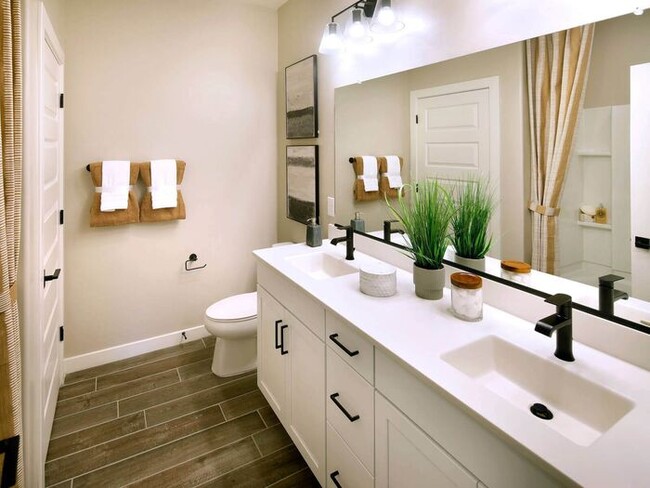 Foto del edificio - NEW 4 bedroom 2.5 bath in Vail !