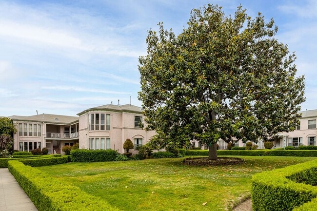 Foto del edificio - 5140 Clinton Avenue