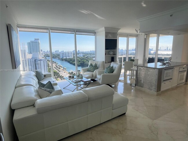 Foto del edificio - 4775 Collins Ave