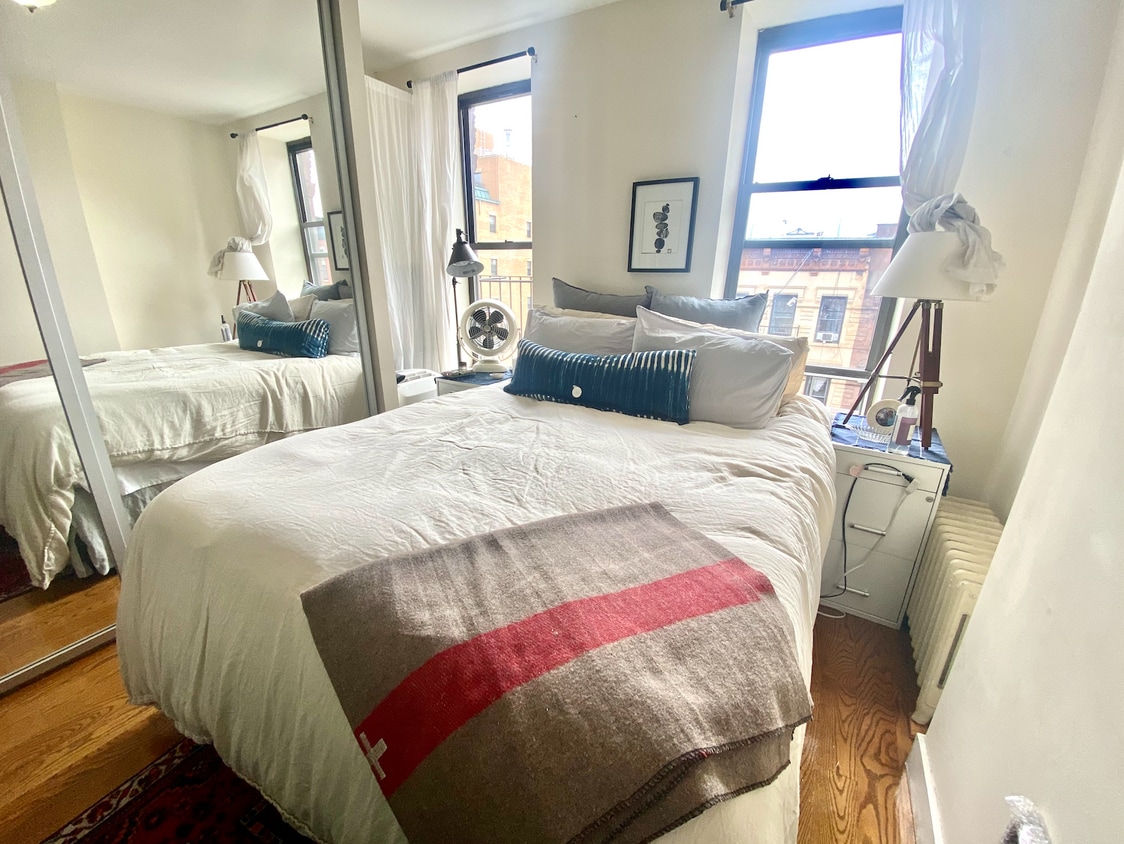 Primary Photo - 245 W 115th St