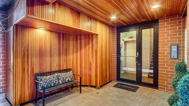 Building Photo - 1633 N Clybourn Ave