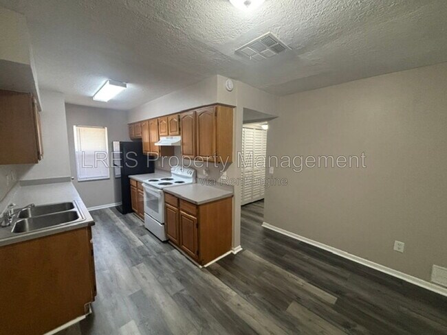 Foto del edificio - 1605 Terrace Dr