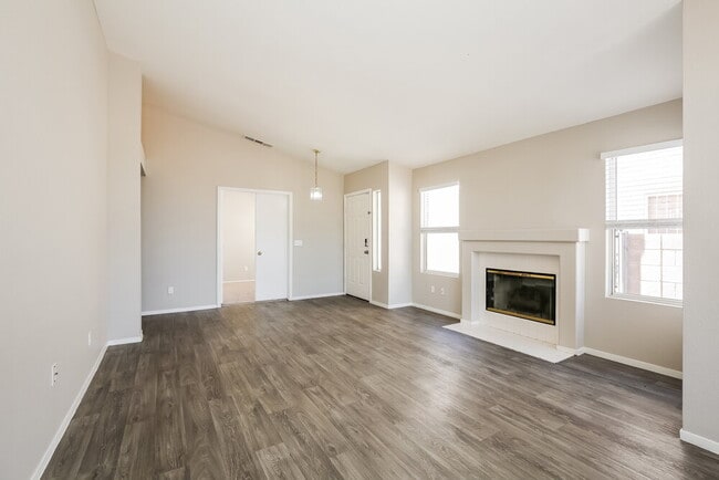 Building Photo - 1724 Villa Vista Way