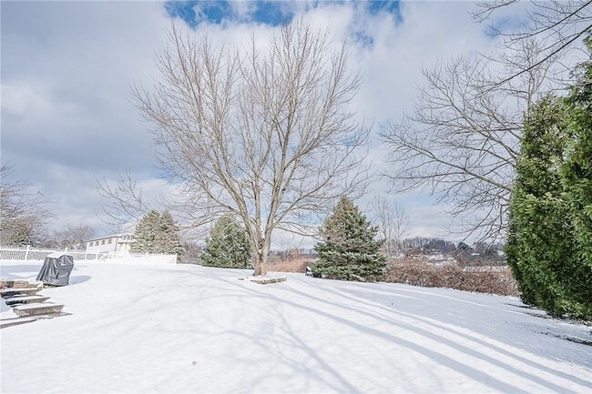 Foto del edificio - 979 Barclay Rd