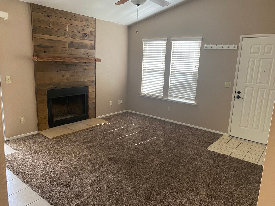 Foto principal - 5455 N Marty Ave