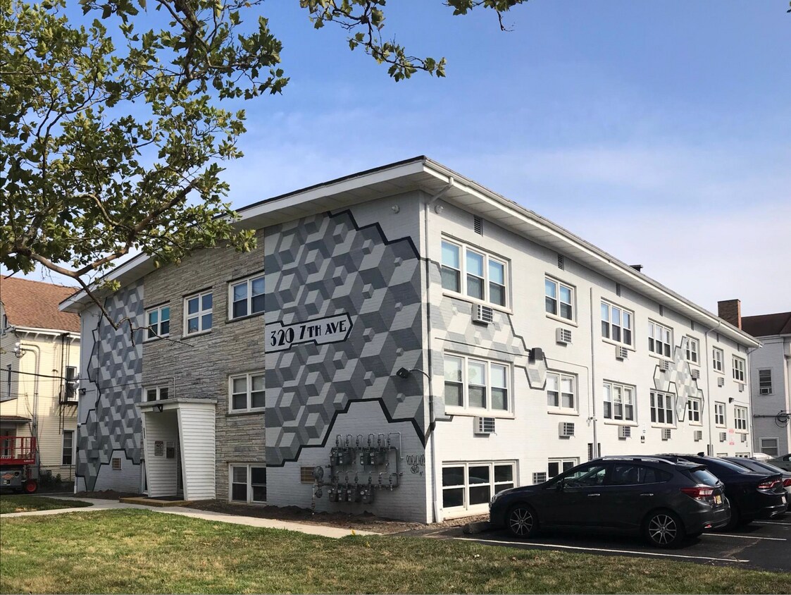 Primary Photo - 320 7th Ave