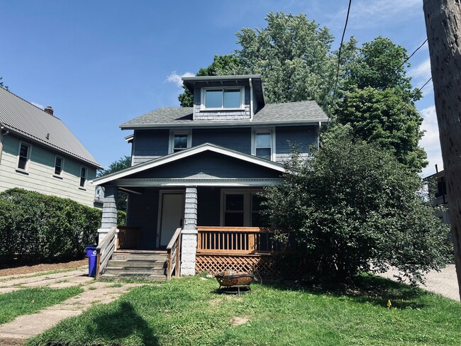 Building Photo - 111 Sherman St