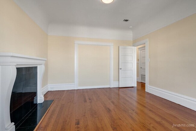 Foto del edificio - 454 S Van Ness Ave