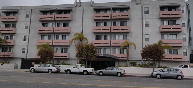 Foto del edificio - 3848 Overland Ave