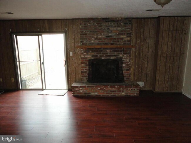 Foto del edificio - 9120 Conservation Way