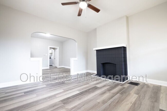 Foto del edificio - 618 Racine Ave